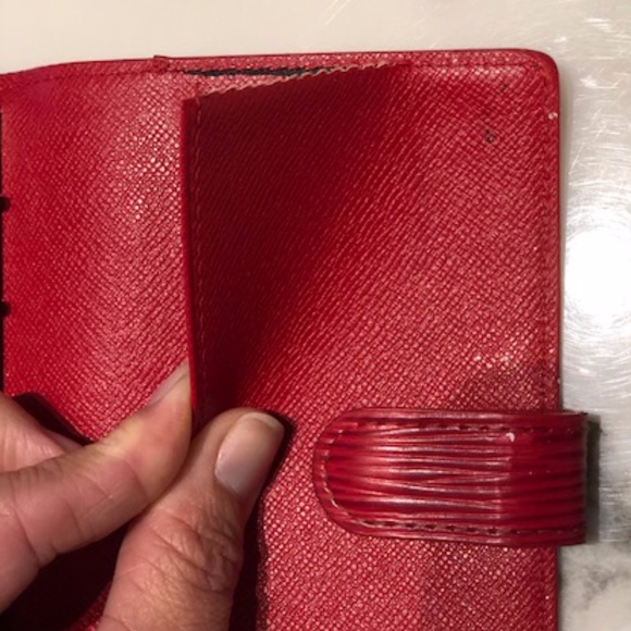 Louis Vuitton Small Agenda in Red Epi Leather - Picture 4 of 5
